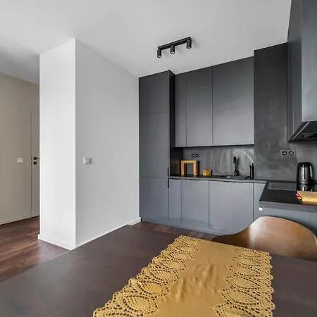 Galeria Polnocna - 45m2, Parking, Balcony - By Rentujemy * 华沙